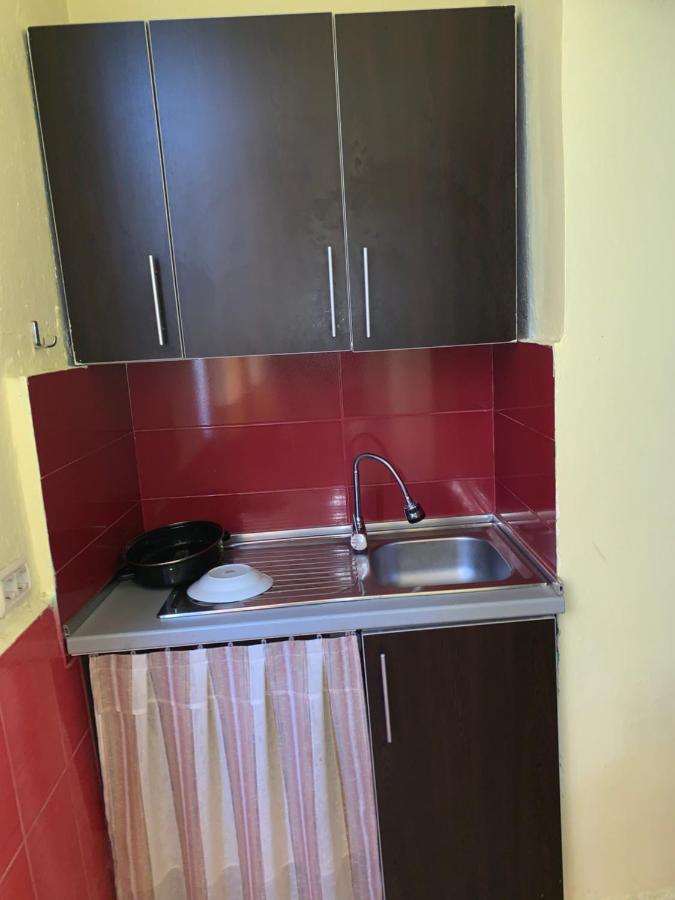 Apartment In The Heart Of Тирана Экстерьер фото