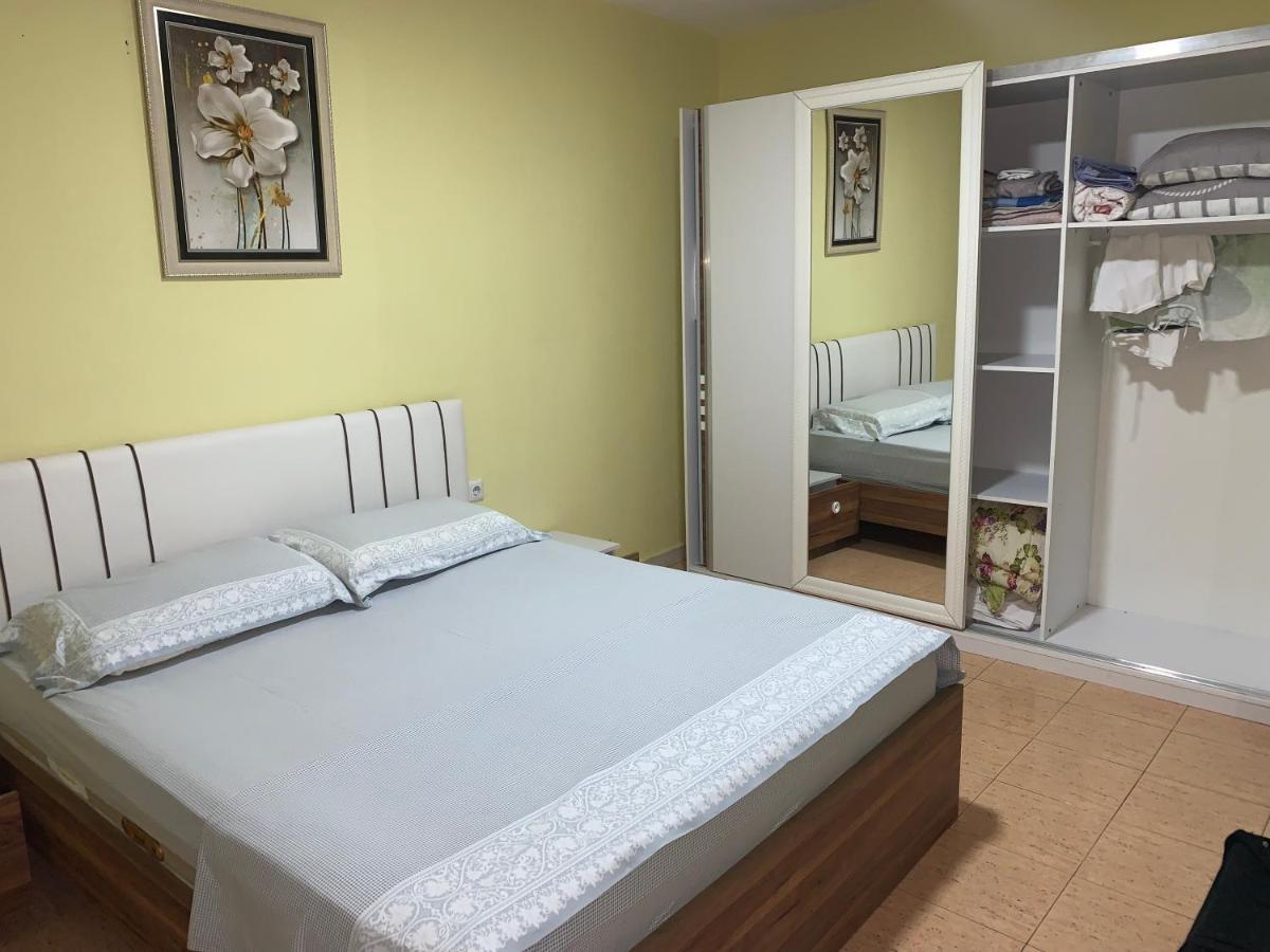 Apartment In The Heart Of Тирана Экстерьер фото